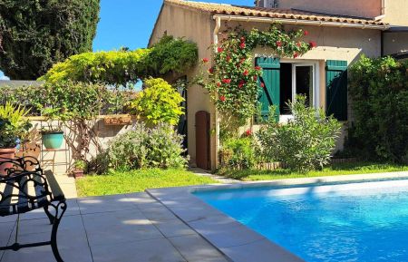 G&icirc;te n&deg;13G240118 Saint-R&eacute;my-de-Provence - Bouches-du-Rh&ocirc;ne - L'Oustau dei Auc&egrave;us.