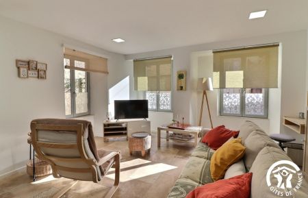 G&icirc;te n&deg;13G202524 Lambesc - Bouches-du-Rh&ocirc;ne - photo