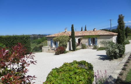G&icirc;te n&deg;84G2463 Venasque - Vaucluse - CERISE EN PROVENCE