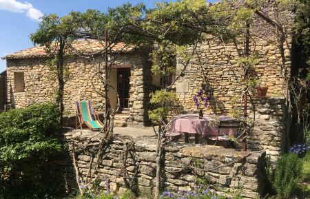 G&icirc;te n&deg;84G2602 M&eacute;nerbes - Vaucluse - Terrasse
