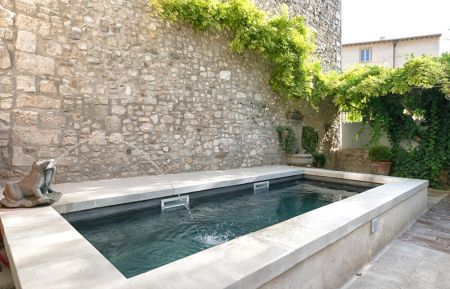 G&icirc;te n&deg;84G3677 Pernes-les-Fontaines - Vaucluse - photo