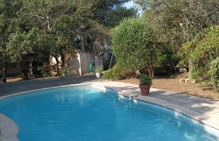 G&icirc;te n&deg;84G4035 M&eacute;nerbes - Vaucluse - photo