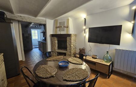 G&icirc;te n&deg;84G4363 Malauc&egrave;ne - Vaucluse - photo
