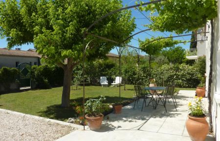 G&icirc;te n&deg;84G918 Entraigues-sur-la-Sorgue - Vaucluse - photo