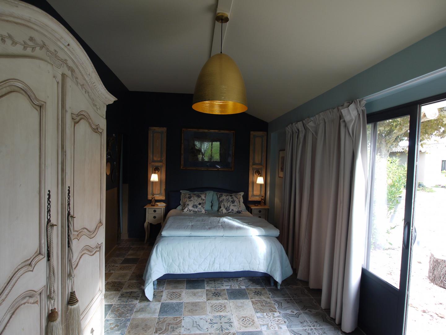 Dans la chambre d'Angèle, nuances de bleus & doré. photo 14