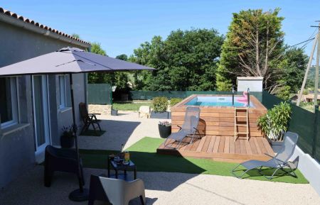 G&icirc;te n&deg;84G3678 Saignon - Vaucluse - Piscine 1