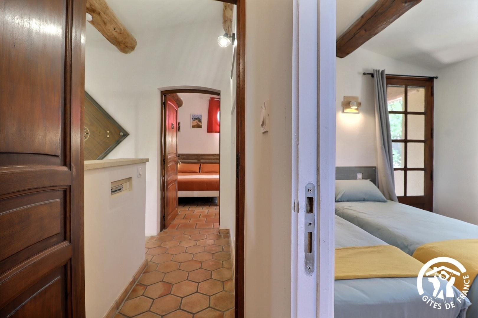 Les Chambres du Luberon, Chambre Luberon : l'étage privatif de 1 à 4 personnes ! photo 20