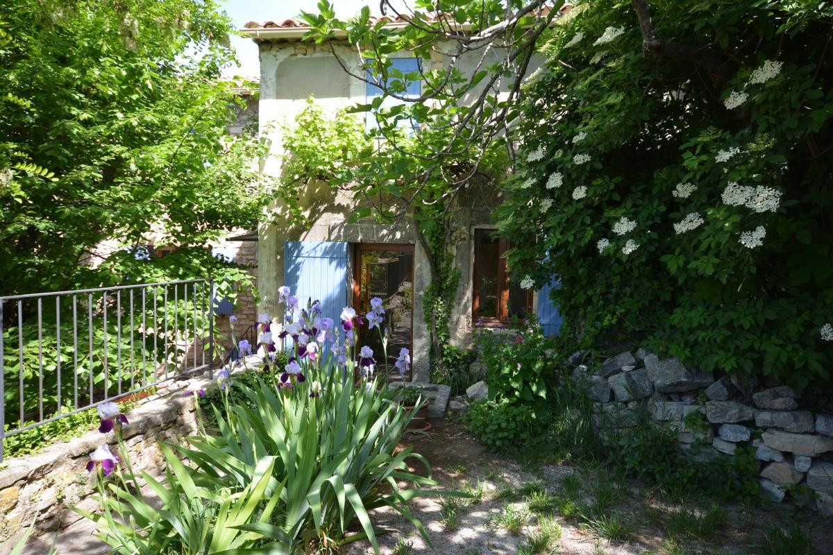 photo 0
