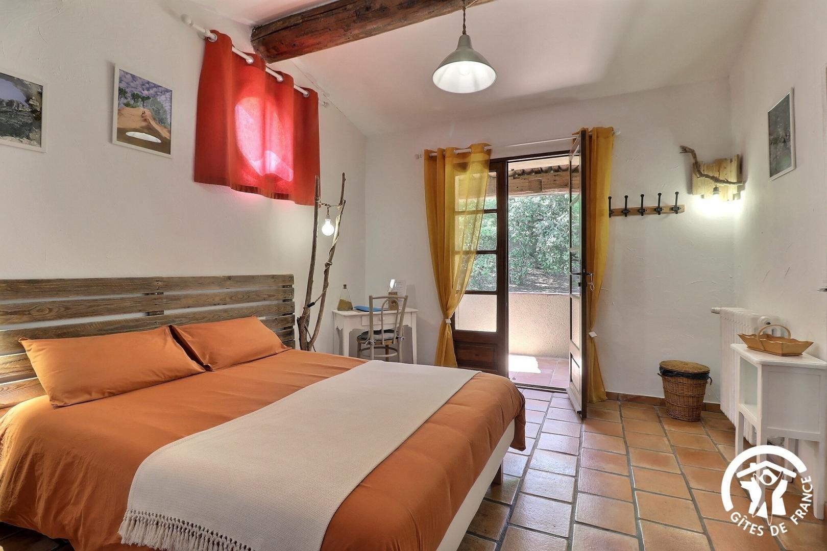 Les Chambres du Luberon, notre chambre luberon aux couleurs du soleil photo 11