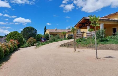 G&icirc;te n&deg;84G4248 Saint-Saturnin-l&egrave;s-Apt - Vaucluse - photo