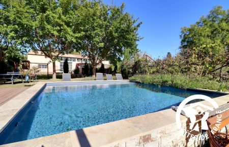 G&icirc;te n&deg;84G3704 Pernes-les-Fontaines - Vaucluse - photo