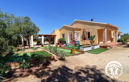 G&icirc;te n&deg;84G3759 Pernes-les-Fontaines - Vaucluse - photo