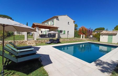 G&icirc;te n&deg;84G3605 La Tour-d'Aigues - Vaucluse - photo