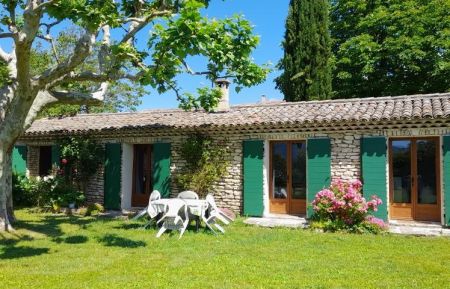 G&icirc;te n&deg;84G2156 Gordes - Vaucluse - photo