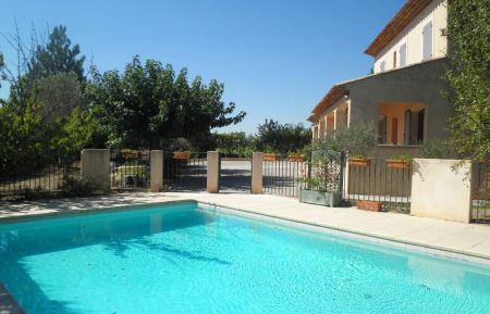 G&icirc;te n&deg;84G3408 La Tour-d'Aigues - Vaucluse - photo